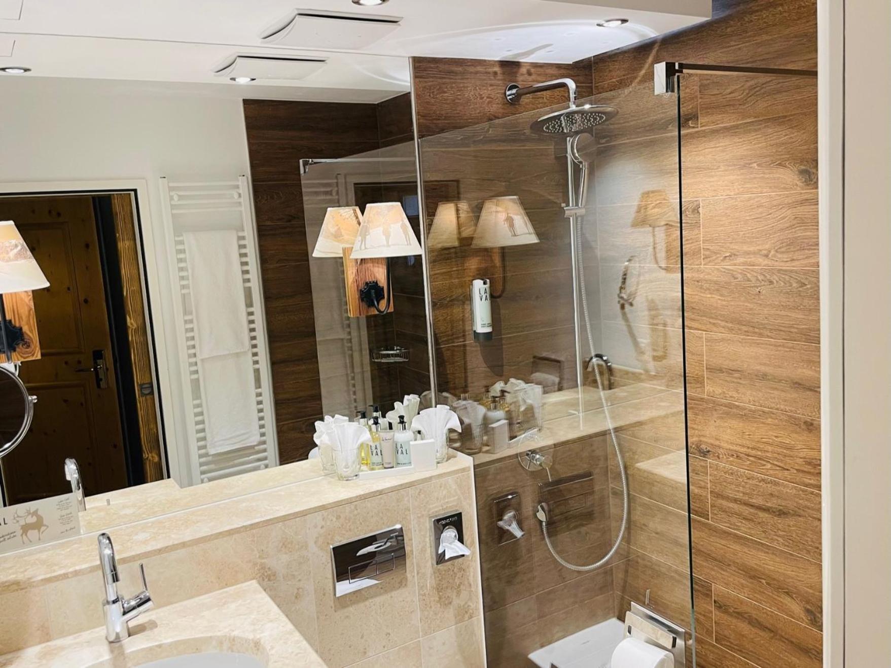 La Val Hotel & Spa Breíl الغرفة الصورة